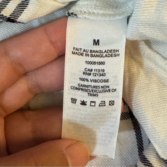 Dynamite White and Black Long Sleeve Tie Front Button Down Shirt
#1108 - Picture 5 of 6